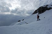 03 Snowboarder e sullo sfondo le nubi